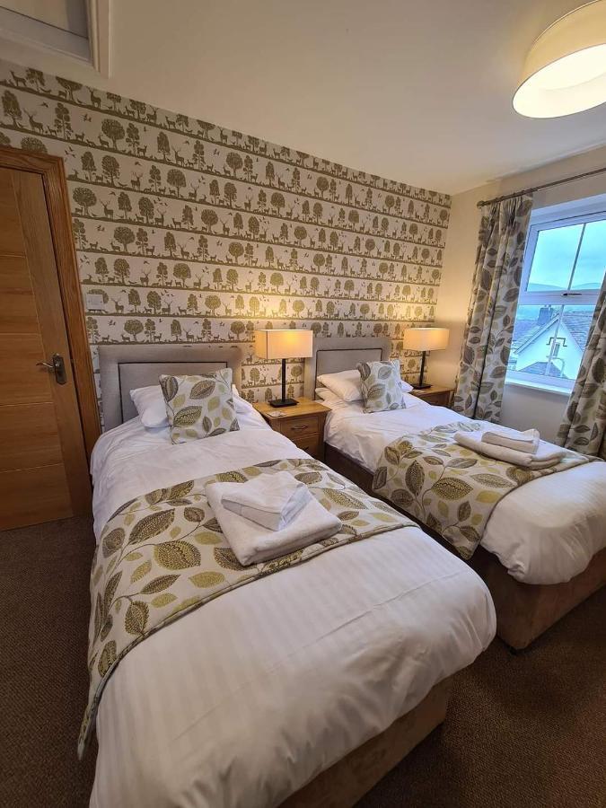 Royal Oak Hotel *
